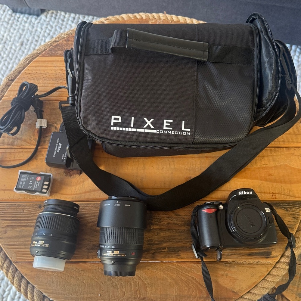 Nikon DSLR Camera D60 body 50mm-200mm 2 lenses, 2 batteries, charger and bag